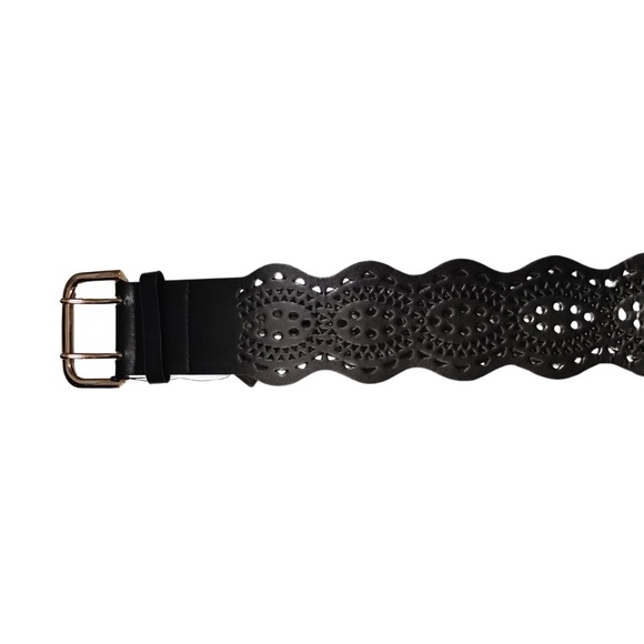 Forever 21 Accessories - Black and Gold Scalloped Wide Belt XS/S Forever 21 (sku 1C)‎